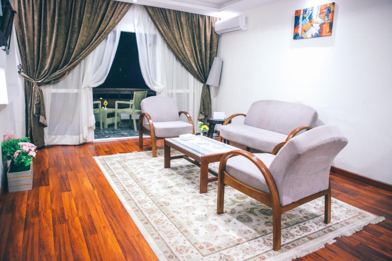 Jewel Maadi Cabins And Club Каир Экстерьер фото